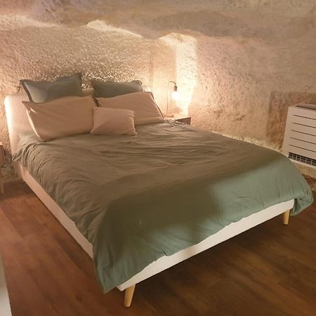 La Grotte Du Bonheur Apartment Cangey Luaran gambar