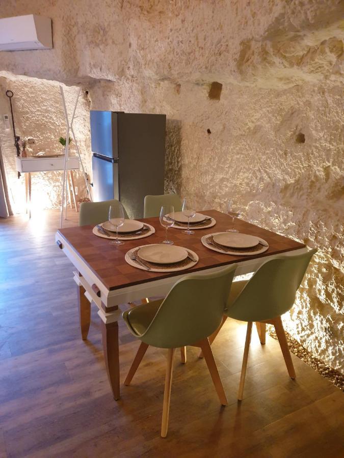 La Grotte Du Bonheur Apartment Cangey Luaran gambar