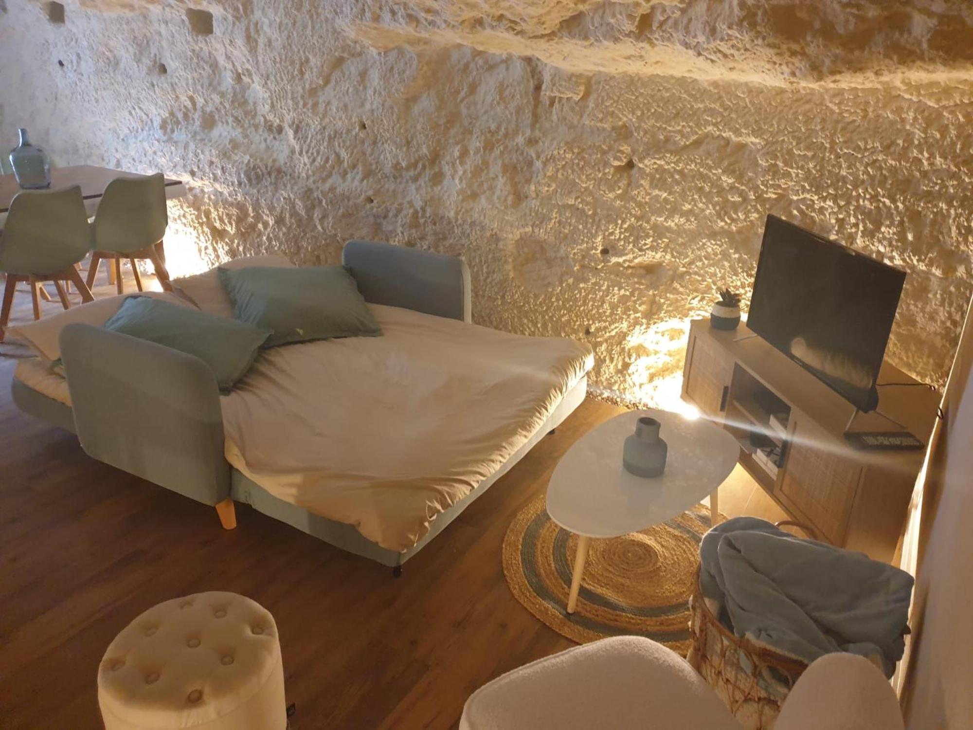 La Grotte Du Bonheur Apartment Cangey Luaran gambar