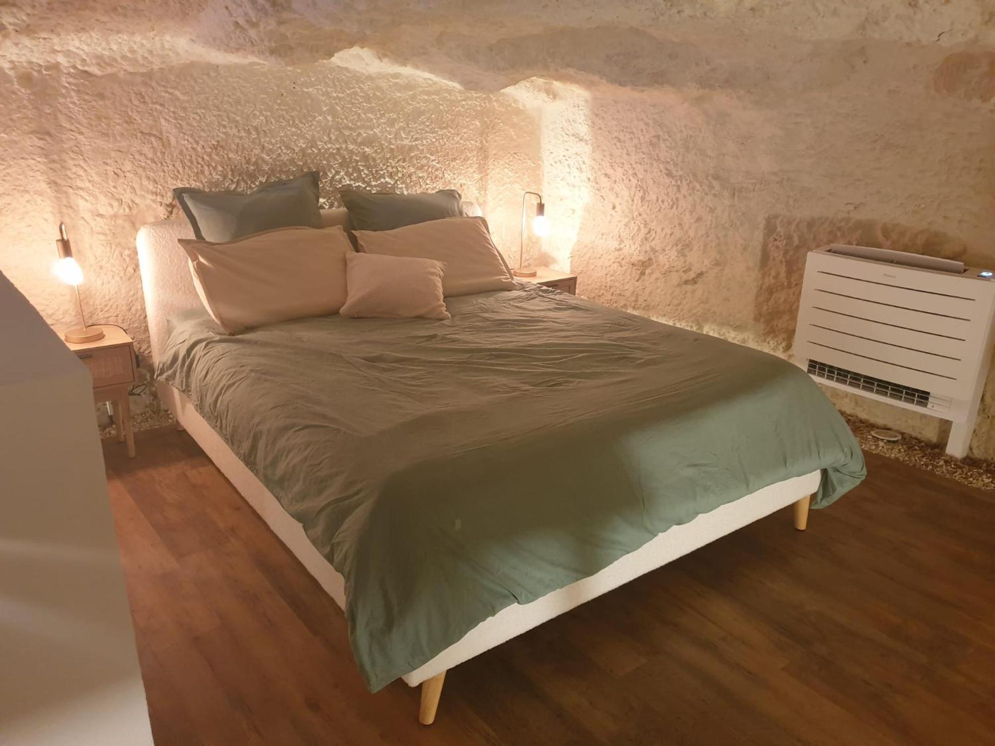 La Grotte Du Bonheur Apartment Cangey Luaran gambar